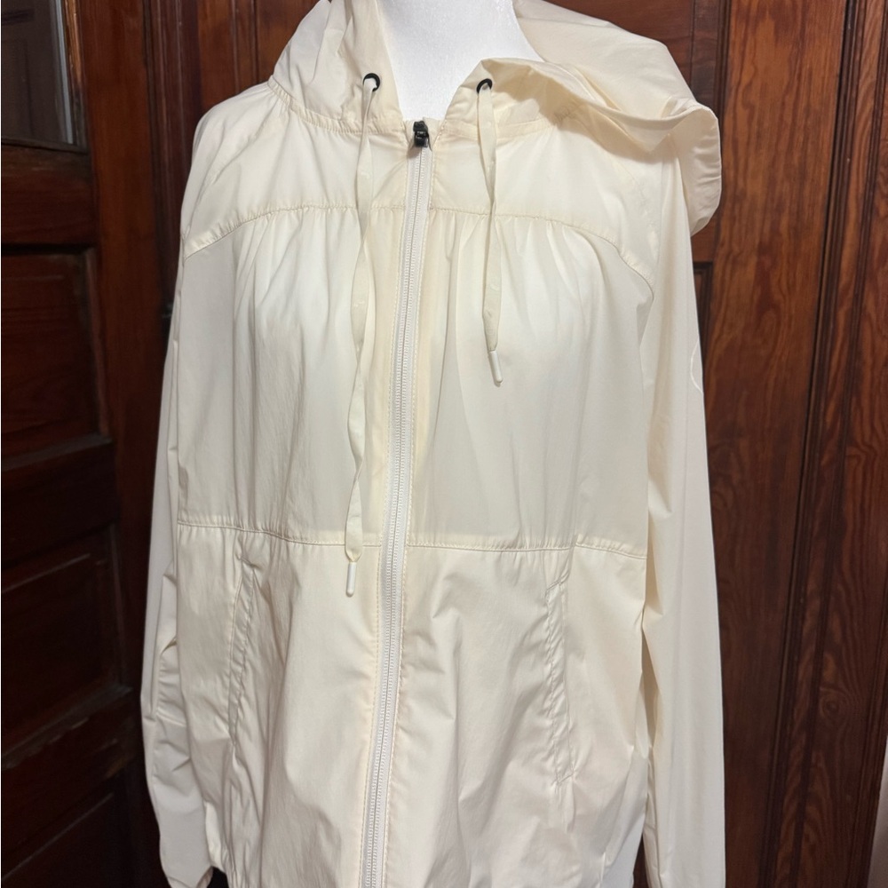 Lole Sheer Hooded Windbreaker- cream spring light jacket rain wind soccer